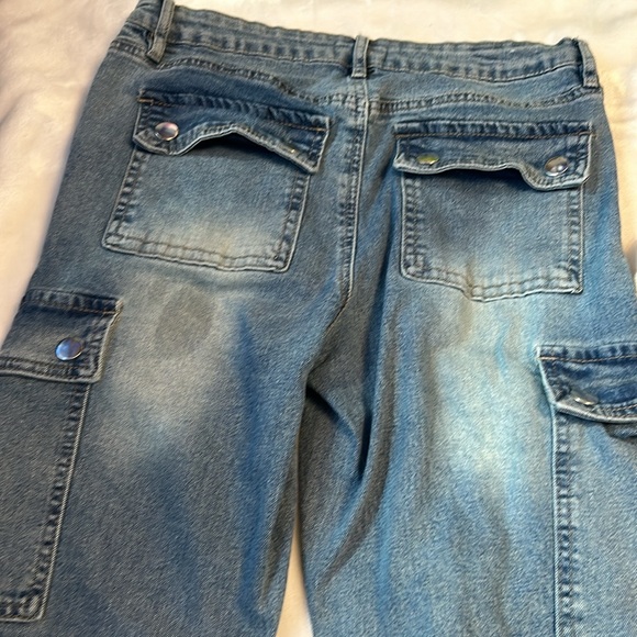 flared y2k jeans they do have a little stain on the left pocket on the back - Picture 4 of 4